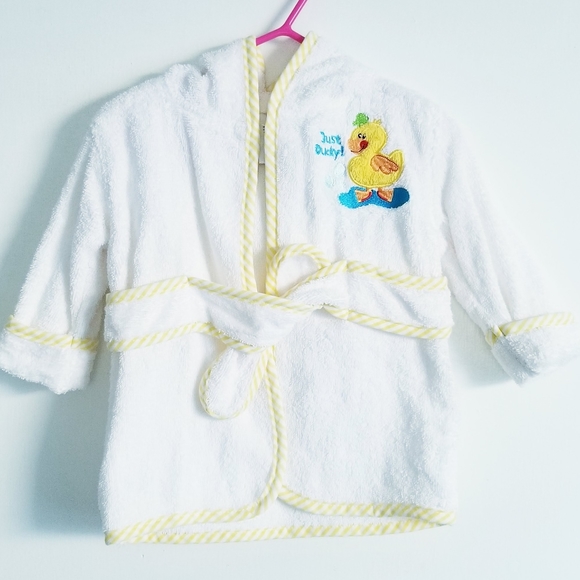 3/$25 Nuby Yellow Duck Embroidered White Towel Baby Robe Size 0-9M - Picture 2 of 10